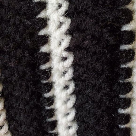 Crochet Black and White Stripe Cowl Scarf/New - Picture 3 of 5
